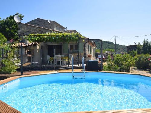A beautiful completely renovated village house with private swimming pool : Maisons de vacances proche de Saint-Martin-sur-Lavezon