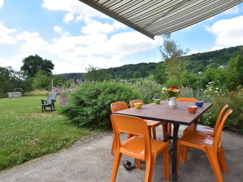 Comfy holiday home in Crux La Ville with fenced garden : Maisons de vacances proche de Chougny