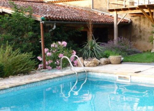 Maison de 2 chambres avec piscine partagee jardin clos et wifi a Massaguel : Maisons de vacances proche de Navès