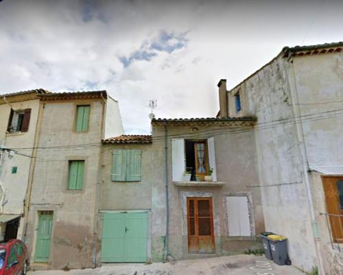 Maison de 2 chambres avec terrasse amenagee a Montblanc : Maisons de vacances proche de Valros