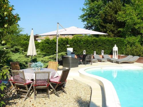 Villa de 3 chambres avec piscine privee jardin clos et wifi a Arsac : Villas proche de Ludon-Médoc