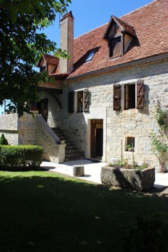 Villa de 4 chambres avec piscine privee jardin amenage et wifi a Mayrinhac Lentour : Villas proche de Rueyres