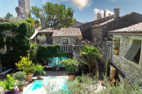 Le Castélas : Appart'hotels proche de Saint-Martin-d'Ardèche