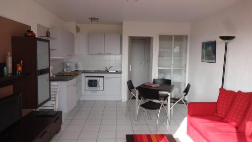 Appartement VUE MER avec terrasse-jardinet à PERROS-GUIREC - Réf 825 : Appartements proche de Louannec