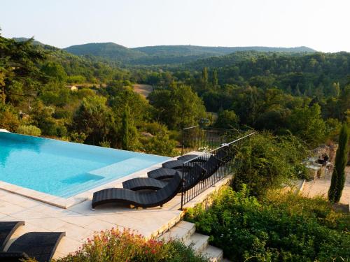 Luxury villa in Provence with a private pool : Villas proche de Coueilles