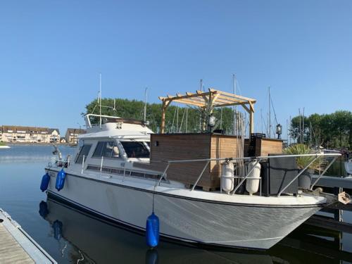 Magnifique bateau maison : Bateaux-hotels proche de Bréville-les-Monts