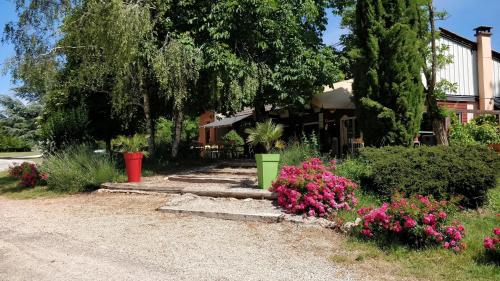 Camping Au Tour de l'Aveyron : Campings proche de L'Hospitalet-du-Larzac