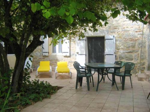 Maison de 2 chambres avec jardin clos et wifi a Cajarc : Maisons de vacances proche de Brengues