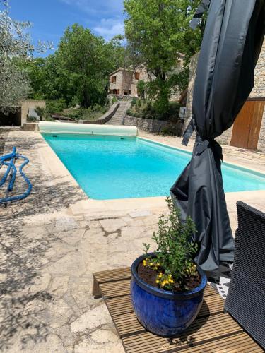 FONT NOUVELLE maison de charme Drôme Provençale, 6 ou 10 personnes avec piscine : Maisons de vacances proche de Sainte-Euphémie-sur-Ouvèze