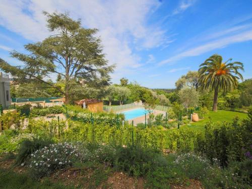 Scenic Apartment in Roquefort les Pins with Swimming Pool : Appartements proche de Roquefort-les-Pins