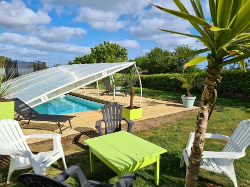 Villa de 3 chambres a Plougonvelin a 900 m de la plage avec vue sur la mer piscine privee et jardin amenage : Villas proche de Plouzané