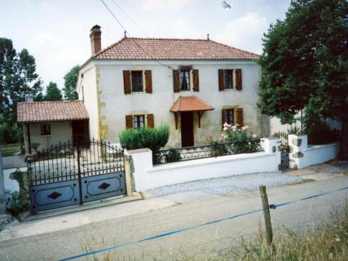 Gîte Monget, 4 pièces, 6 personnes - FR-1-360-177 : Maisons de vacances proche de Géus-d'Arzacq