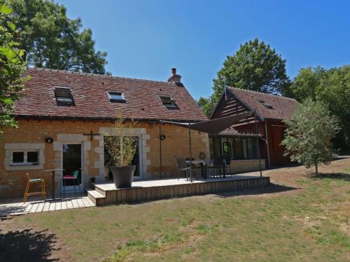 Gîte Saint-Cyr-la-Rosière, 4 pièces, 8 personnes - FR-1-497-134 : Maisons de vacances proche de Colonard-Corubert