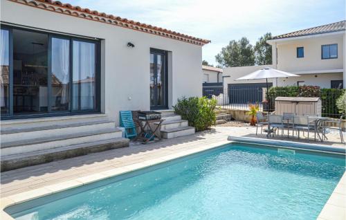 Stunning home in Beaulieu with 3 Bedrooms, WiFi and Outdoor swimming pool : Maisons de vacances proche de Saint-Geniès-des-Mourgues