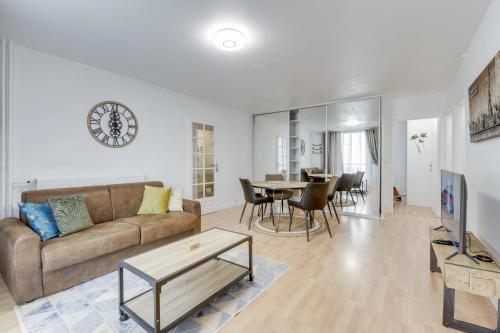 Chic and spacious apart with parking : Appartements proche de Chambourcy