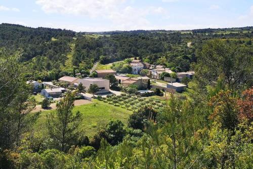 Maison au milieu des vignes : Maisons de vacances proche d'Assignan