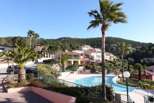 Sea view apartment in residence with swimming pool : Appartements proche de Théoule-sur-Mer