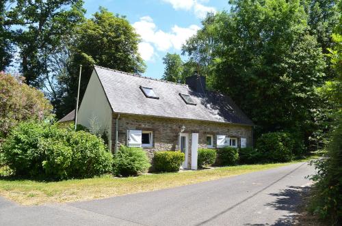 Lodge Kervoazec - Château de Kervoazec : Maisons de vacances proche de Saint-Hernin