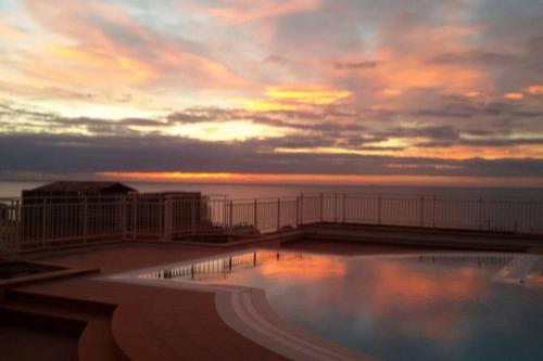 Monaco Luxueux studio - piscine - climatisation : Appartements proche de Cap-d'Ail