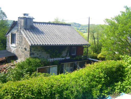 Maison de 2 chambres avec jardin amenage a Vezac : Maisons de vacances proche d'Aurillac