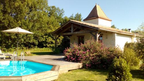 Gite Lac de l'Escourou : Maisons de vacances proche de Saint-Jean-de-Duras