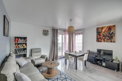 Chic apart with parking Southern Paris : Appartements proche d'Orly