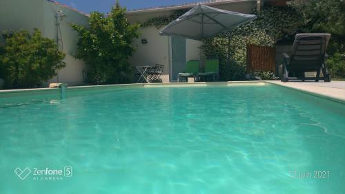 Chambre direct piscine : B&B / Chambres d'hotes proche de Villenave-d'Ornon