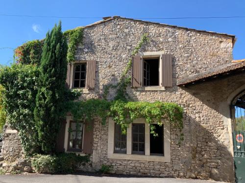 La Magnanerie de Dions : B&B / Chambres d'hotes proche de Saint-Mamert-du-Gard