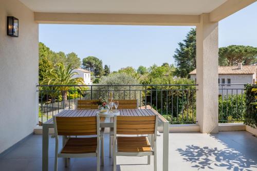 Luxurious and spacious apartment in the heart of the Côte d'Azur : Appartements proche de Roquefort-les-Pins