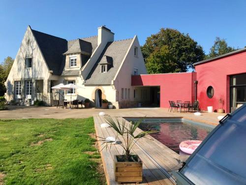 Villa de 4 chambres avec piscine privee jardin amenage et wifi a Plouigneau : Villas proche de Plourin-lès-Morlaix