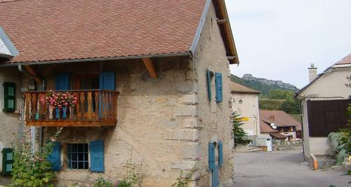 Les volets bleus : Maisons de vacances proche de Prébois