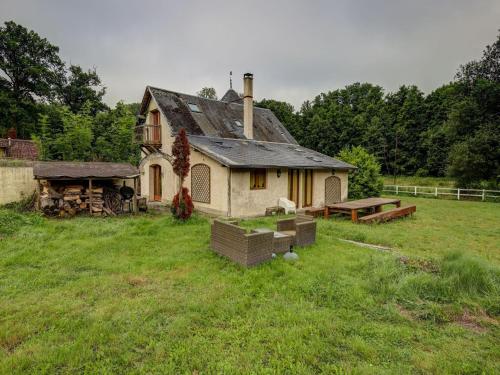 Pleasant Holiday Home in Raizeux with Garden : Maisons de vacances proche de Les Pinthières