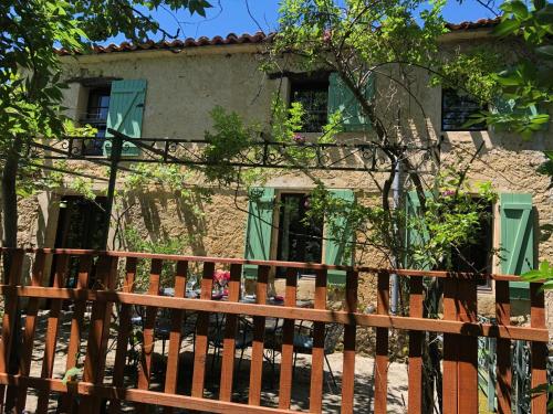Hameau de Montcabirol : Maisons de vacances proche de Calzan