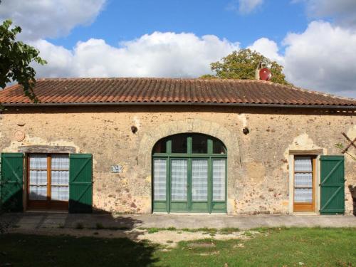 Gîte Mazeyrolles, 3 pièces, 4 personnes - FR-1-616-165 : Maisons de vacances proche de Larzac