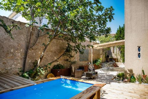 Cosy and Charming family home in South France : Maisons de vacances proche de Puissalicon