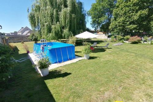 Maison chaleureuse et de détente avec piscine et spa : Maisons de vacances proche de Nampteuil-sous-Muret
