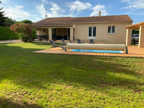 Maison de vacances10 pers piscine au calme 4 Etoiles : Villas proche de La Bastide-d'Engras
