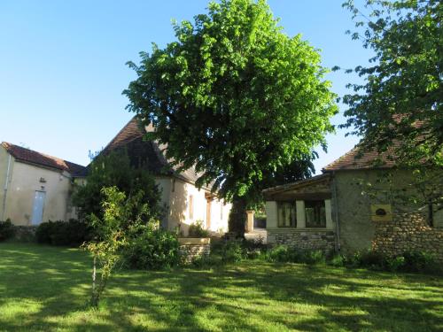 Maison ancienne de campagne dans le Périgord, classée 3 étoiles : Maisons de vacances proche de Saint-Laurent-des-Bâtons