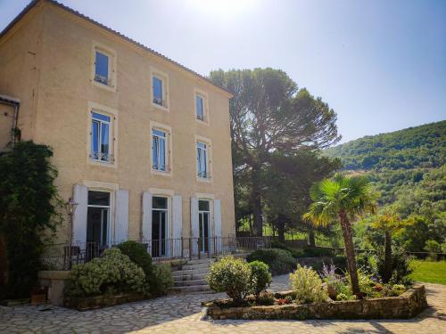 Maison de maître 4 étoiles Logement entier Parc Naturel Haut Languedoc - Salagou : Maisons de vacances proche de Mérifons