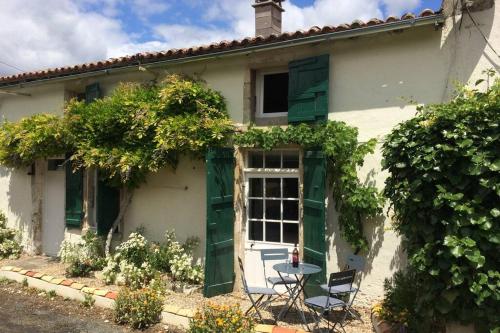 La Maison Glycine : Maisons de vacances proche de Saint-Séverin-sur-Boutonne
