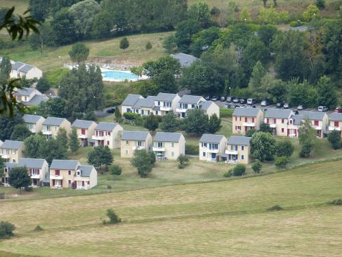 Résidence Le Village Goélia : Appart'hotels proche de Prades-d'Aubrac