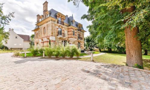 Château de La Feuilleraie : B&B / Chambres d'hotes proche de Margency