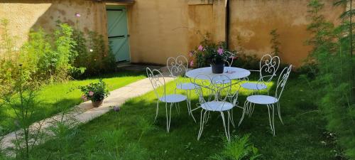 Le Jardin de Sophie, Maison de vacances : Maisons de vacances proche de Saint-Quentin-sur-Nohain