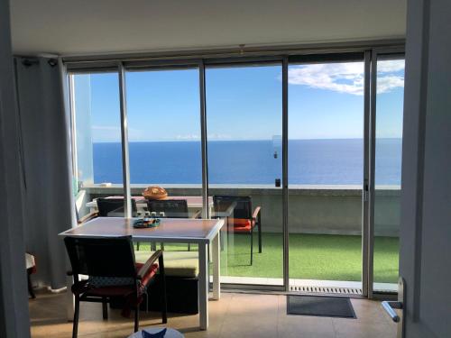Viangella - Dramatic sea view! Top floor 2km to Monaco : Appartements proche de Cap-d'Ail