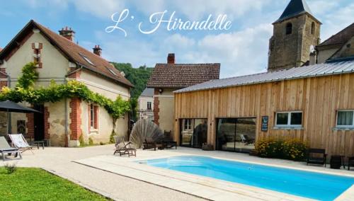 Pool house-L'hirondelle de Sermizelles- grand jardin, calme et nature aux portes du Morvan : Maisons de vacances proche d'Asnières-sous-Bois