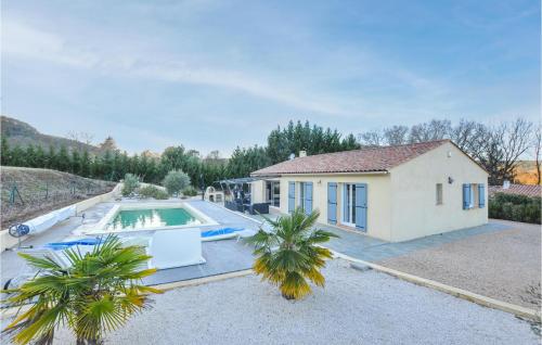 Awesome Home In Salernes With 4 Bedrooms, Wifi And Private Swimming Pool : Maisons de vacances proche de Salernes