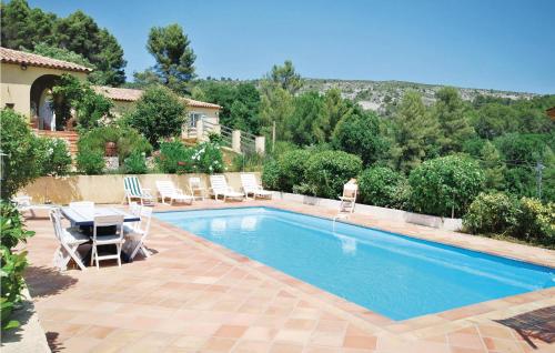Awesome home in Salernes with 5 Bedrooms, WiFi and Outdoor swimming pool : Maisons de vacances proche de Salernes
