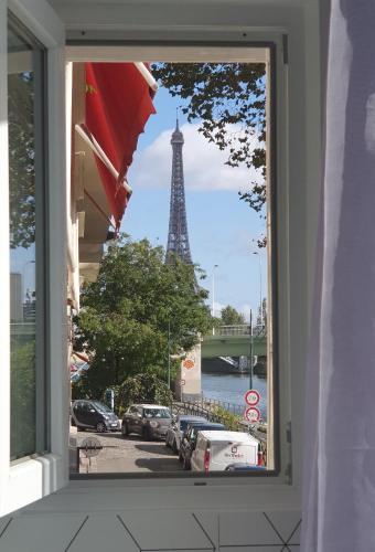 Loft 5 places with view on Eiffel Tower : Appartements proche du 16e Arrondissement de Paris