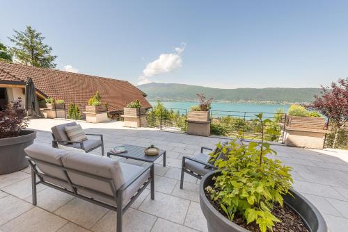 La Corniche Prestige, Luxury Villa with private Wellness and Spa by LocationlacAnnecy, LLA Selections : Maisons de vacances proche de La Balme-de-Thuy