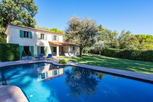 Villa Fuon Santa VI4246 by Riviera Holiday Homes : Villas proche de Tourrette-Levens